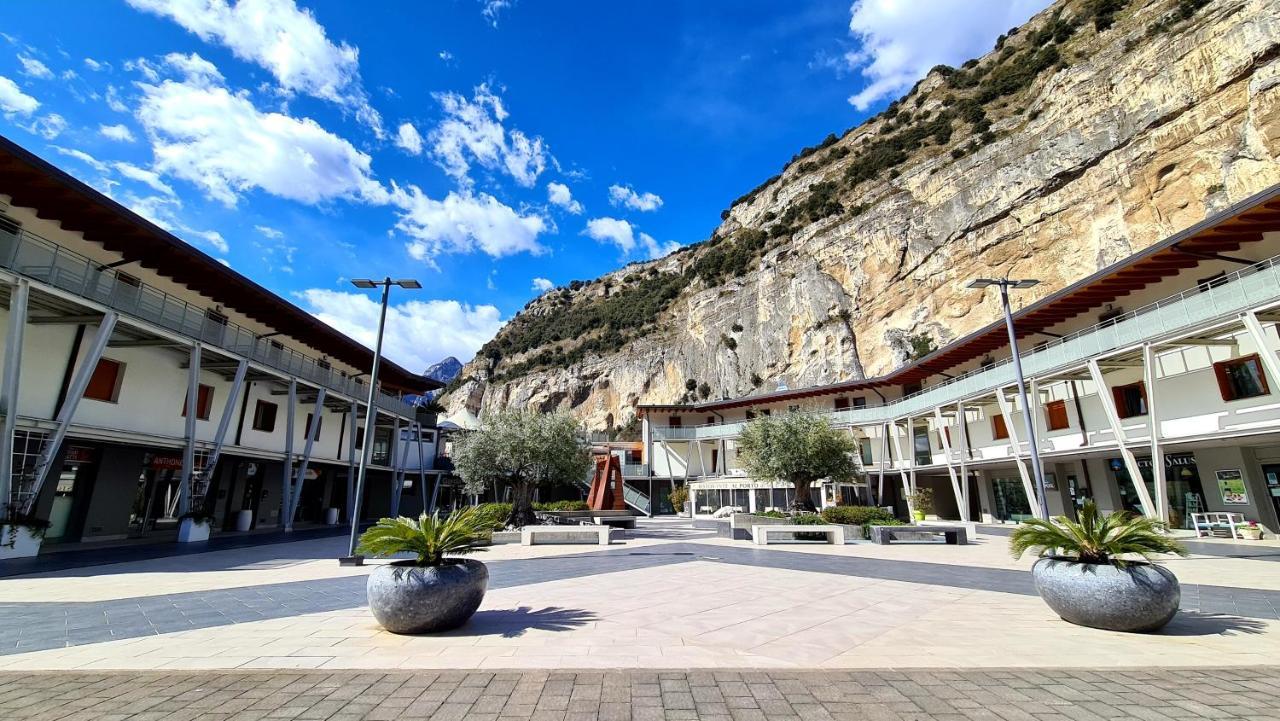 Garda Lake Aloha Apartments Torbole Sul Garda Exteriör bild