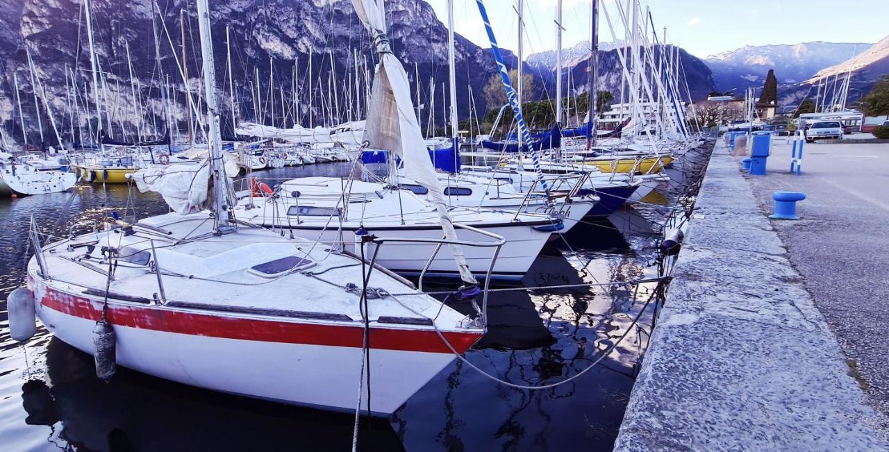 Garda Lake Aloha Apartments Torbole Sul Garda Exteriör bild