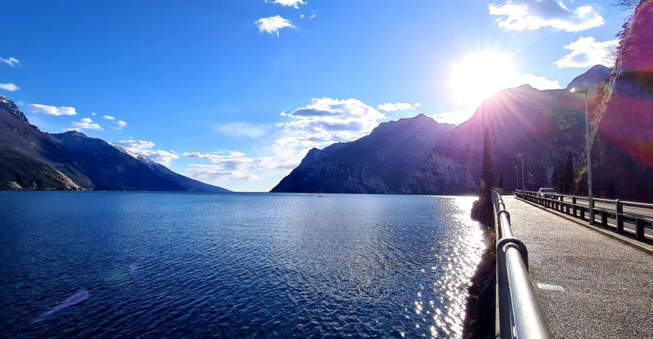 Garda Lake Aloha Apartments Torbole Sul Garda Exteriör bild